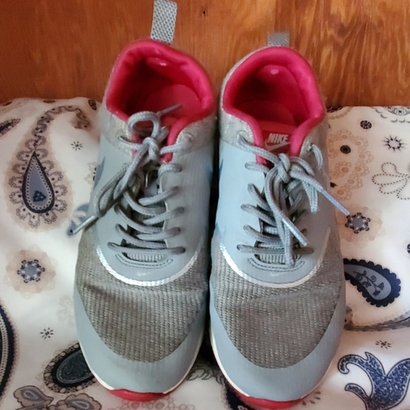 NIKE - Picture 5 of 8